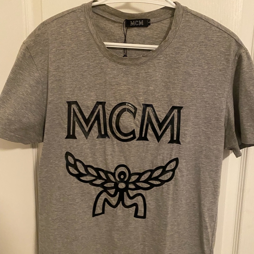 MCM r shirt